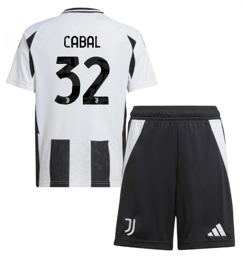 Köpa Billiga Barn Juventus Hemmatröja 2024/25 Juan Cabal 32 Kortärmad (+ Korta byxor) 1 Köpa Billiga Barn Juventus Hemmatröja 2024/25 Juan Cabal 32 Kortärmad (+ Korta byxor)