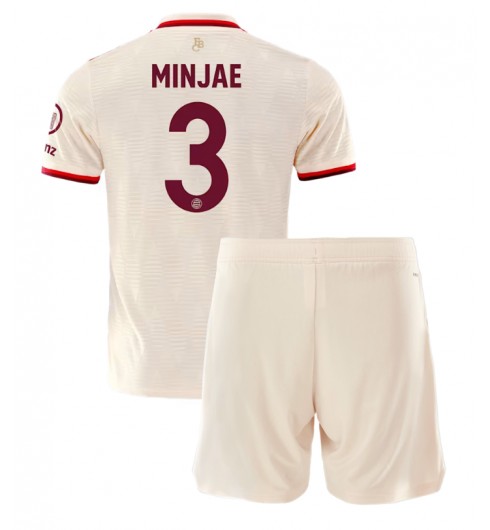 Köpa Barn Bayern München Tredjetröja 2024/25 Kim Min-jae 3 Kortärmad (+ Korta byxor) 1 Köpa Barn Bayern München Tredjetröja 2024/25 Kim Min-jae 3 Kortärmad (+ Korta byxor)
