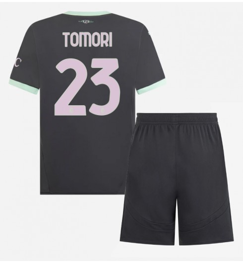 Köpa Billiga Barn AC Milan Tredjetröja 2024/25 Fikayo Tomori 23 Kortärmad (+ Korta byxor) 1 Köpa Billiga Barn AC Milan Tredjetröja 2024/25 Fikayo Tomori 23 Kortärmad (+ Korta byxor)