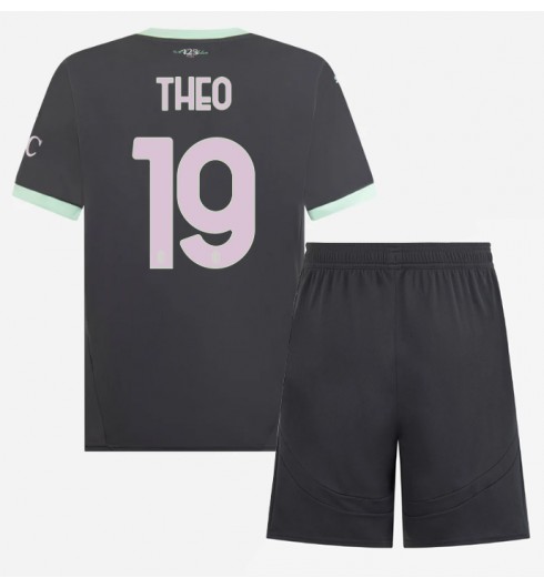 Köpa Billiga Barn AC Milan Tredjetröja 2024/25 Theo Hernandez 19 Kortärmad (+ Korta byxor) 1 Köpa Billiga Barn AC Milan Tredjetröja 2024/25 Theo Hernandez 19 Kortärmad (+ Korta byxor)