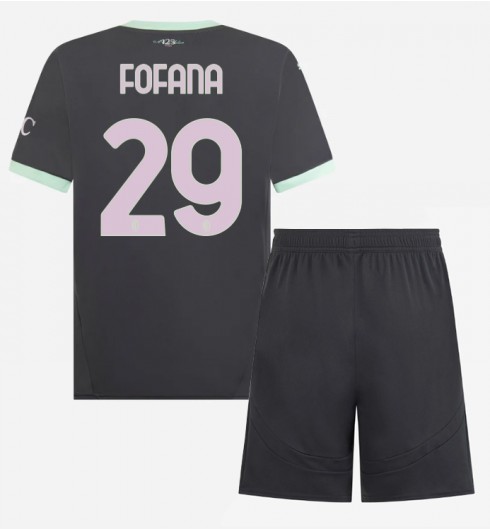 Köpa Billiga Barn AC Milan Tredjetröja 2024/25 Youssouf Fofana 29 Kortärmad (+ Korta byxor) Köpa Billiga Barn AC Milan Tredjetröja 2024/25 Youssouf Fofana 29 Kortärmad (+ Korta byxor)