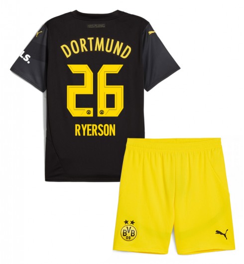 Köpa Billiga Barn Borussia Dortmund Bortatröja 2024/25 Julian Ryerson 26 Kortärmad (+ Korta byxor) Köpa Billiga Barn Borussia Dortmund Bortatröja 2024/25 Julian Ryerson 26 Kortärmad (+ Korta byxor)