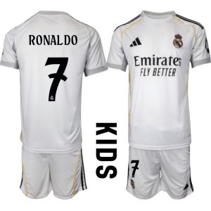 Köp Barn Real Madrid Hemmatröja 2025/26 Cristiano Ronaldo #7 Fotbollssats Kortärmad (+ Shorts)