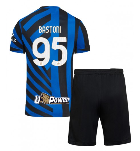 Köpa Billiga Barn Inter Milan Hemmatröja 2024/25 Alessandro Bastoni 95 Kortärmad (+ Korta byxor) 1 Köpa Billiga Barn Inter Milan Hemmatröja 2024/25 Alessandro Bastoni 95 Kortärmad (+ Korta byxor)