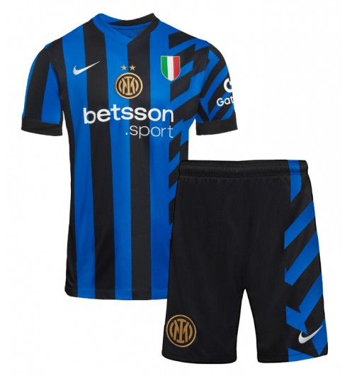 Köpa Billiga Barn Inter Milan Hemmatröja 2024/25 Matteo Darmian 36 Kortärmad (+ Korta byxor) 2 Köpa Billiga Barn Inter Milan Hemmatröja 2024/25 Matteo Darmian 36 Kortärmad (+ Korta byxor)-1