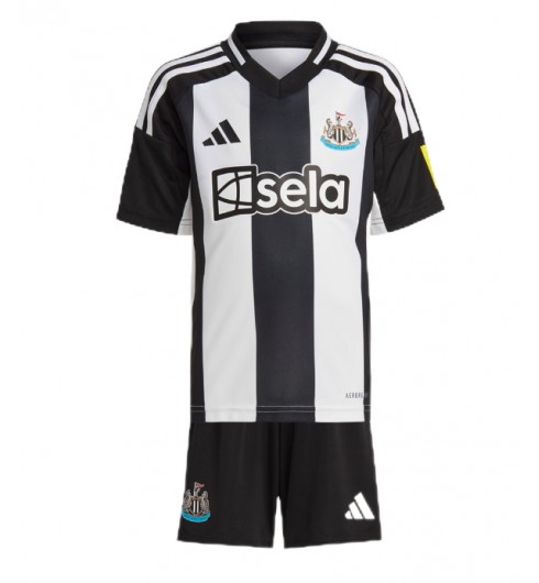 Köpa Billiga Barn Newcastle United Hemmatröja 2024/25 Joe Willock 28 Kortärmad (+ Korta byxor) 2 Köpa Billiga Barn Newcastle United Hemmatröja 2024/25 Joe Willock 28 Kortärmad (+ Korta byxor)-1