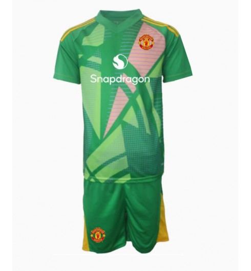 Köp Manchester United Barn Målvakt Tredjetröja 2024/25 Fotbollsklädset Kortärmad Tröja + Shorts 1 Köp Manchester United Barn Målvakt Tredjetröja 2024/25 Fotbollsklädset Kortärmad Tröja + Shorts
