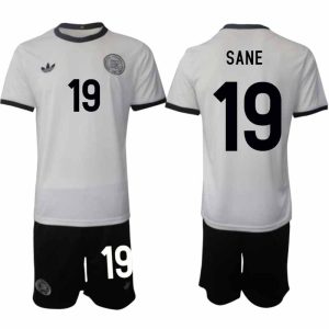 Köp Tyskland Herr Hemmatröja 2025/26 Leroy Sané 19 Fotbollsställ Kortärmad (+ Korta byxor) – Tysklands 125-årsjubileumskit
