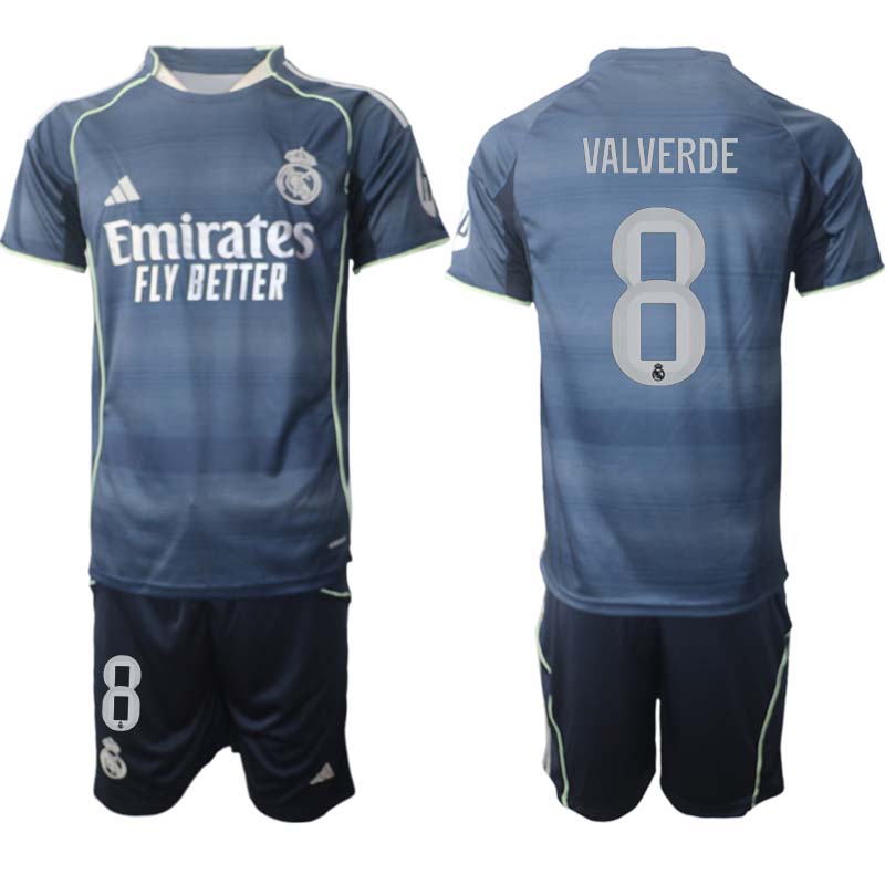 Real Madrid Bortaställ Herr 2025/26 – Federico Valverde 8 – Kortärmad Fotbollströja + Shorts 1 Real Madrid Bortaställ Herr 2025/26 – Federico Valverde 8 – Kortärmad Fotbollströja + Shorts