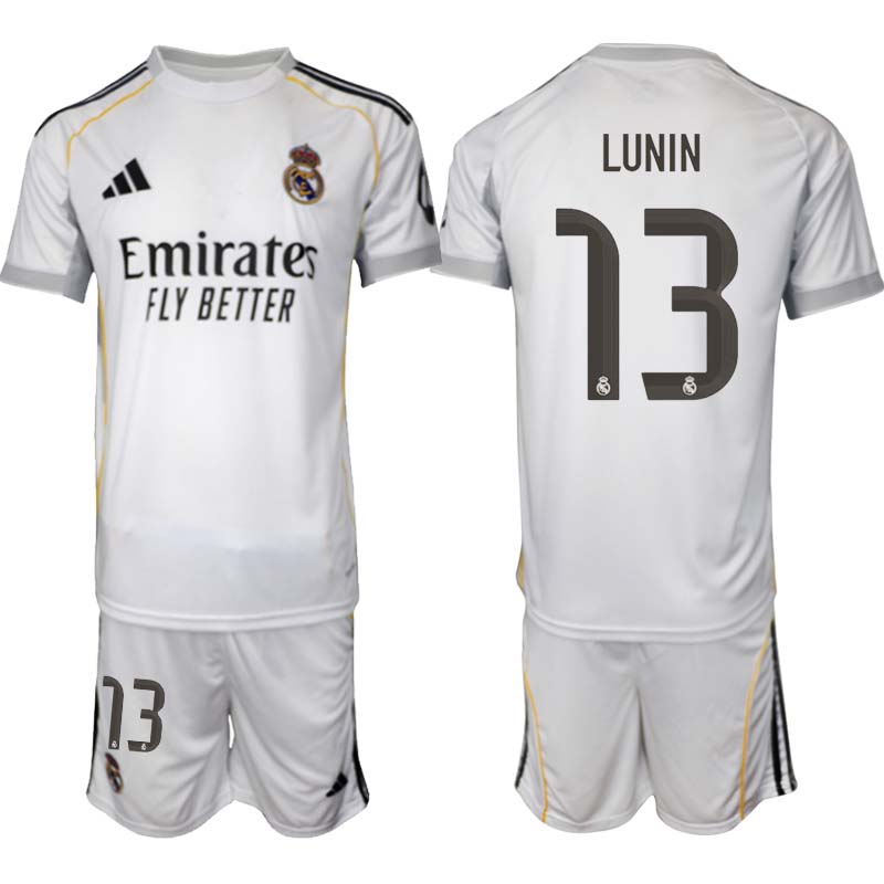 Real Madrid Hemmaställ Herr 2025/26 – Andriy Lunin 13 – Kortärmad Fotbollströja + Shorts 1 Real Madrid Hemmaställ Herr 2025/26 – Andriy Lunin 13 – Kortärmad Fotbollströja + Shorts