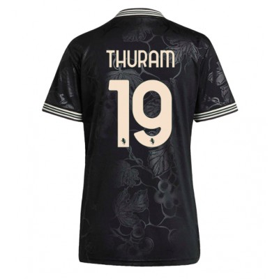 Juventus Dam Tredjetröja 2025/26 Khéphren Thuram 19 Kortärmad Fotbollströja 1 Juventus Dam Tredjetröja 2025/26 Khéphren Thuram 19 Kortärmad Fotbollströja