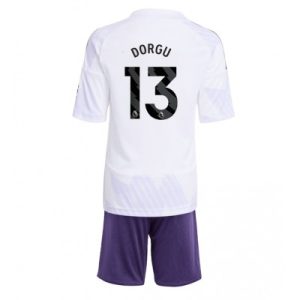 Manchester United Barn Bortaställ 2025/26 Patrick Dorgu 13 Kortärmad Tröja + Shorts