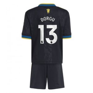 Manchester United Barn Tredjeställ 2025/26 Patrick Dorgu 13 Kortärmad Tröja + Shorts