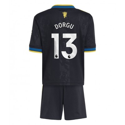 Manchester United Barn Tredjeställ 2025/26 Patrick Dorgu 13 Kortärmad Tröja + Shorts