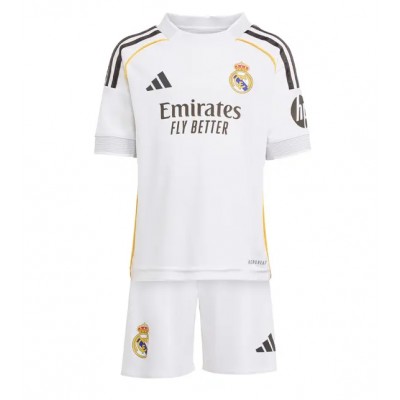 Real Madrid Barn Hemmatröja 2025/26 Ferland Mendy 23 Kortärmad Tröja + Shorts 2 Real Madrid Hemmaställ 2025/26 Barn Kortärmad Tröja + Shorts