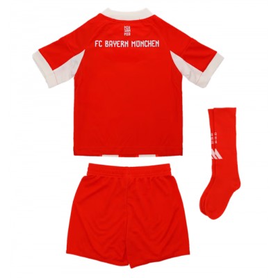 FC Bayern München Barn Hemmaställ 2025/26 – Kortärmad Fotbollströja + Shorts 2 Bayern München Hemmaställ 2025/26 Barn Kortärmad Tröja + Shorts