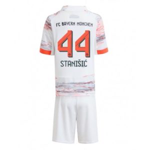 FC Bayern München Barn Bortaställ 2025/26 Josip Stanišić #44 Kortärmad + Shorts