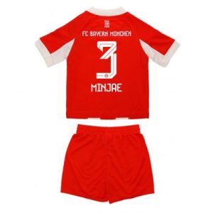 FC Bayern München Barn Hemmaställ 2025/26 Kim Min-jae #3 Kortärmad + Shorts