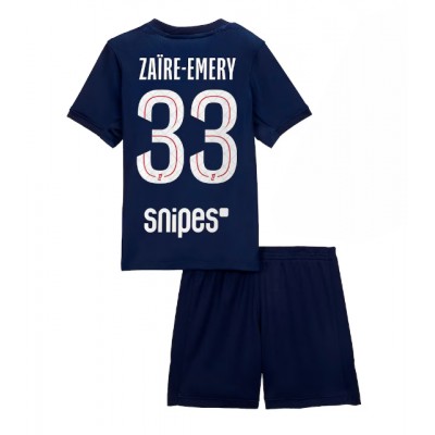 Paris Saint-Germain Barn Hemmaställ 2025/26 Warren Zaïre‑Emery 33 Kortärmad Tröja + Shorts 1 Paris Saint-Germain Barn Hemmaställ 2025/26 Warren Zaire-Emery 33 Kortärmad Tröja + Shorts