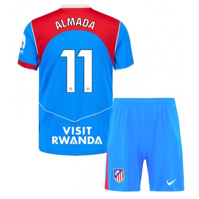 Atlético Madrid Tredjeställ 2025/26 Barn Thiago Almada #11 Kortärmad Fotbollströja + Shorts 1 Atlético Madrid Tredjeställ 2025/26 Barn Thiago Almada #11 Kortärmad Fotbollströja + Shorts
