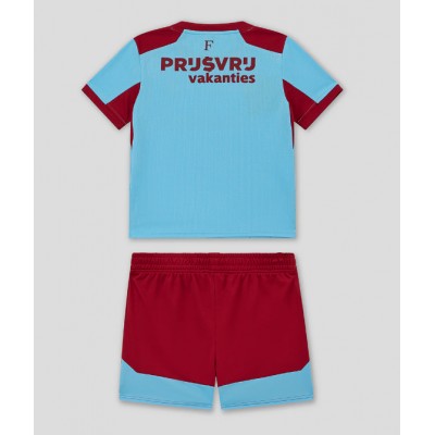 Feyenoord 2025/26 Tredjeställ Barn Kort ärm (+ Shorts) Feyenoord 2025/26 Tredjeställ Barn Kort ärm (+ Shorts)