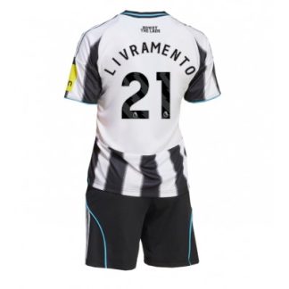 Newcastle United 2025/26 Hemmatröja Barn Set – Tino Livramento #21 Kortärmad Fotbollströja med Shorts