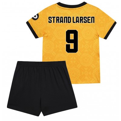 Wolves FC 2025/26 Hemmatröja Barn Set – Jørgen Strand Larsen #9 Kortärmad Fotbollströja med Shorts 1 Wolves FC 2025/26 Hemmatröja Barn Set – Jørgen Strand Larsen #9 Kortärmad Fotbollströja med Shorts