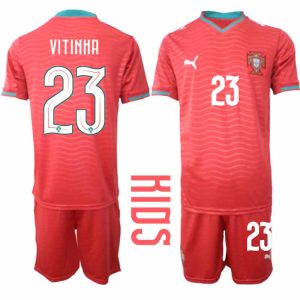 Portugal Barn Hemmaställ VM 2026 Vitinha #23 Kortärmad Fotbollströja med Shorts