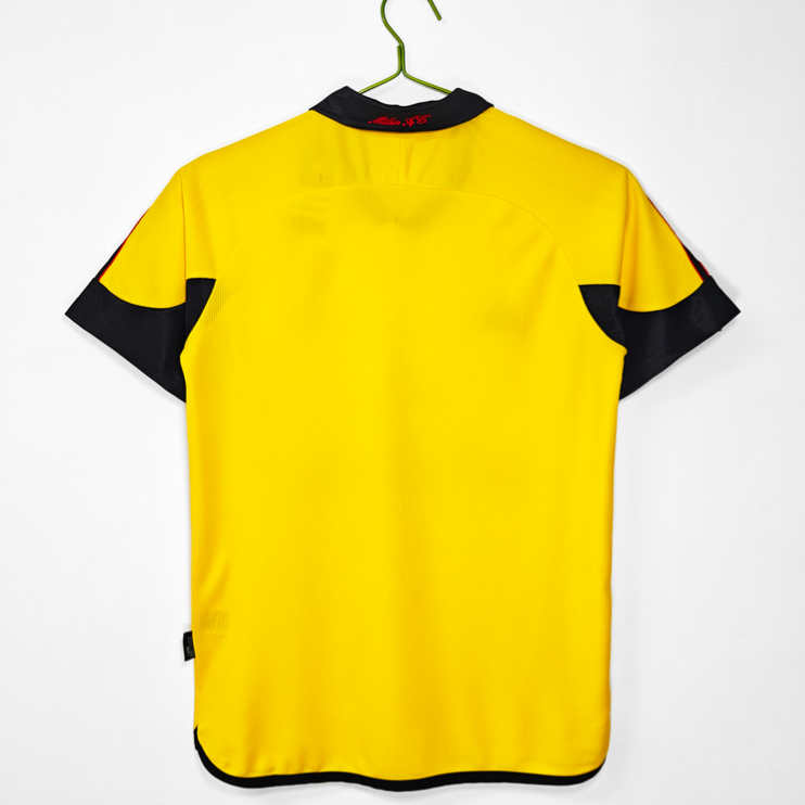 AC Milan Retro Bortatröja 1999/00 – Klassisk Gul Fotbollströja 2 AC Milan Retro Bortatröja 1999/00 – Klassisk Gul Fotbollströja - Bild 2