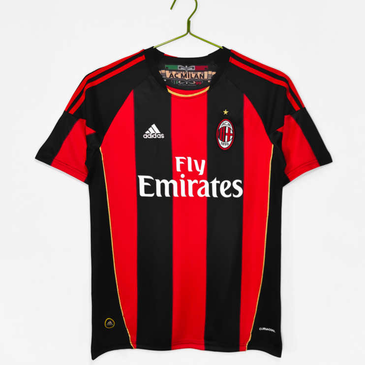 AC Milan Retro Hemmatröja 2010/11 – Klassisk Fotbollströja 1 AC Milan Retro Hemmatröja 2010/11 – Klassisk Fotbollströja