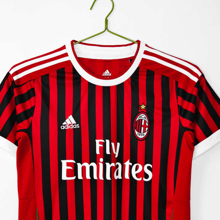 AC Milan Retro Hemmatröja 2011/12 – Klassisk Fotbollströja 4 AC Milan Retro Hemmatröja 2011/12 – Klassisk Fotbollströja - Bild 4