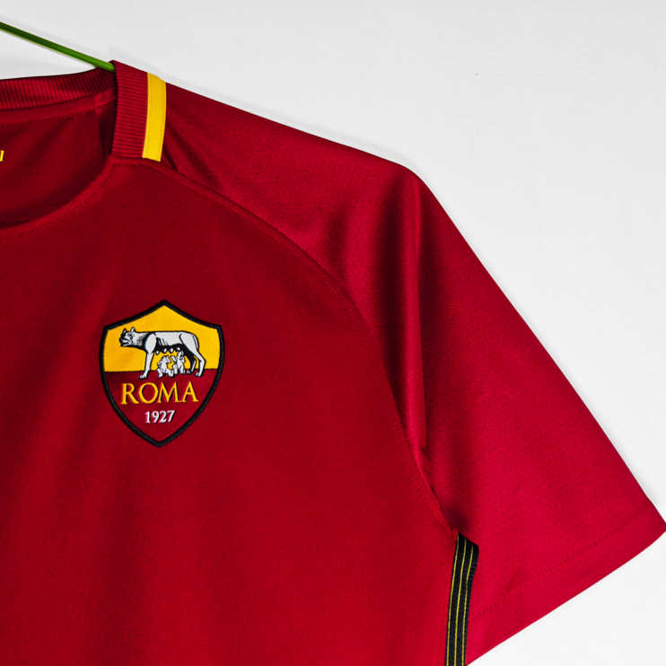 AS Roma Retro Hemmatröja 2017/18 – Klassisk Fotbollströja 3 AS Roma Retro Hemmatröja 2017/18 – Klassisk Fotbollströja - Bild 3
