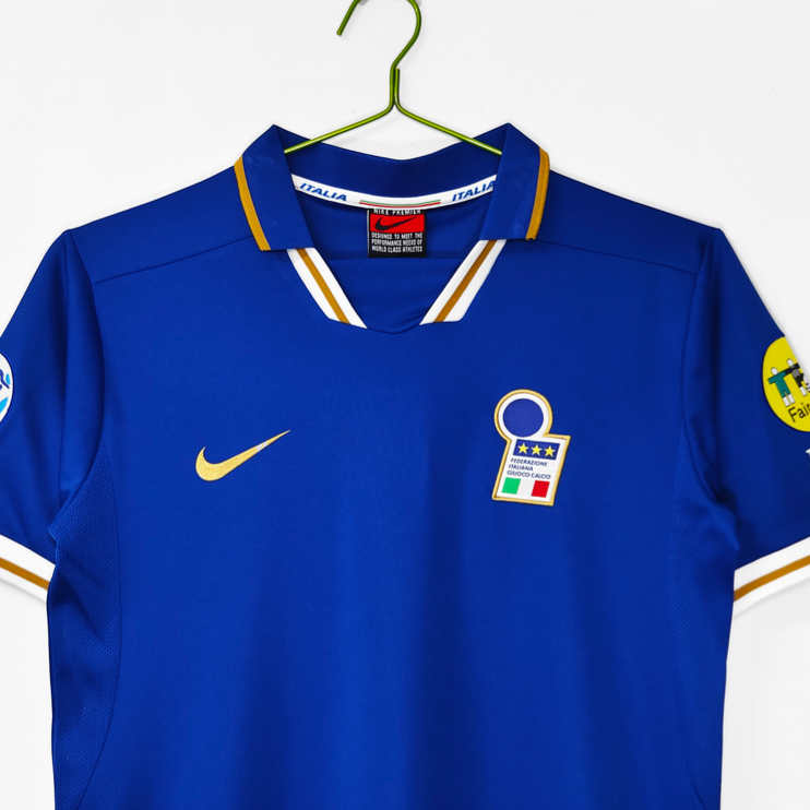 Italien Retro Hemmatröja 1996 – Klassisk Fotbollströja 4 Italien Retro Hemmatröja 1996 – Klassisk Fotbollströja - Bild 4