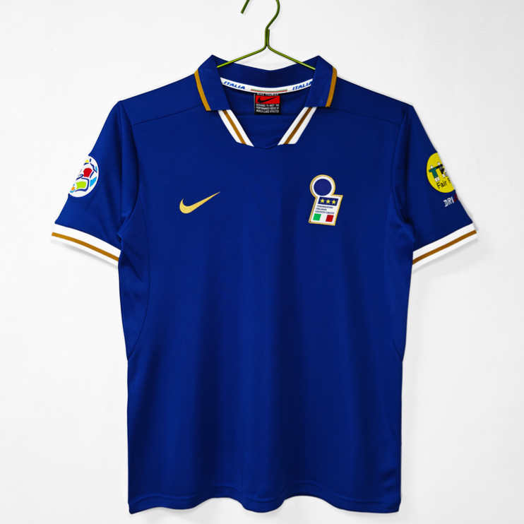 Italien Retro Hemmatröja 1996 – Klassisk Fotbollströja 1 Italien Retro Hemmatröja 1996 – Klassisk Fotbollströja