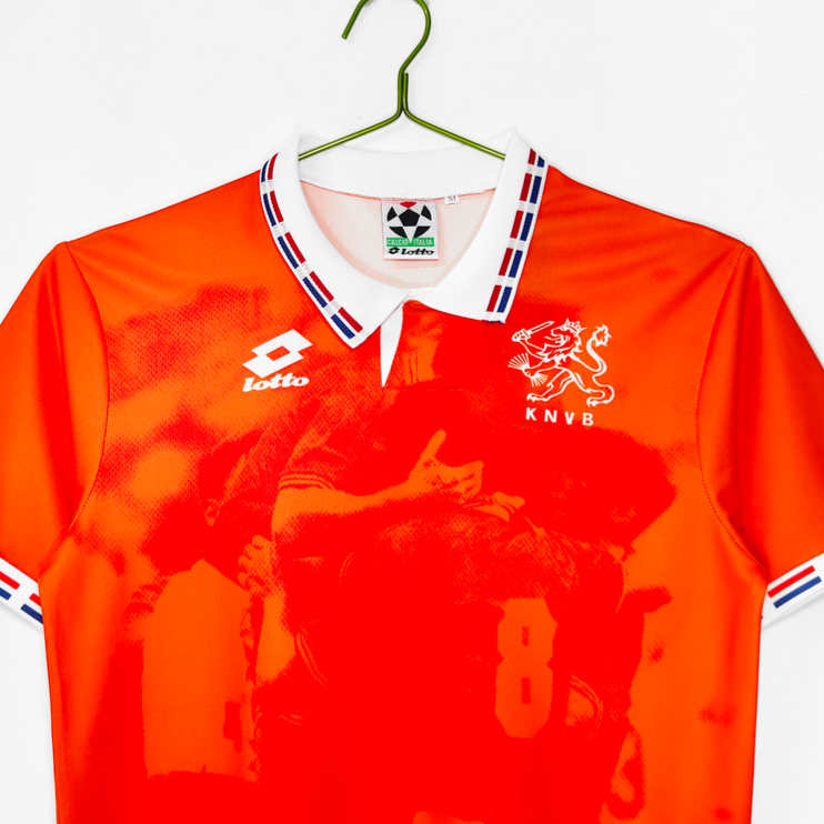 Nederländerna Retro Hemmatröja 1996 – Klassisk Fotbollströja 4 Nederlanderna Retro Hemmatroja 1996 Klassisk Fotbollstroja 3