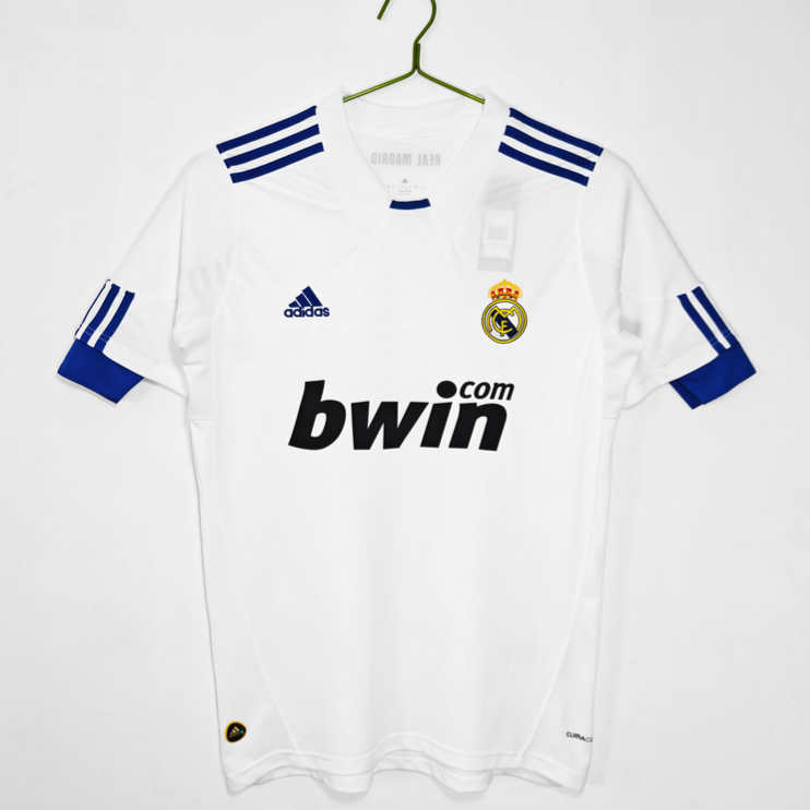 Real Madrid 2010/11 Retro Hemmatröja – Klassisk Fotbollströja 1 Real Madrid 2010/11 Retro Hemmatröja – Klassisk Fotbollströja
