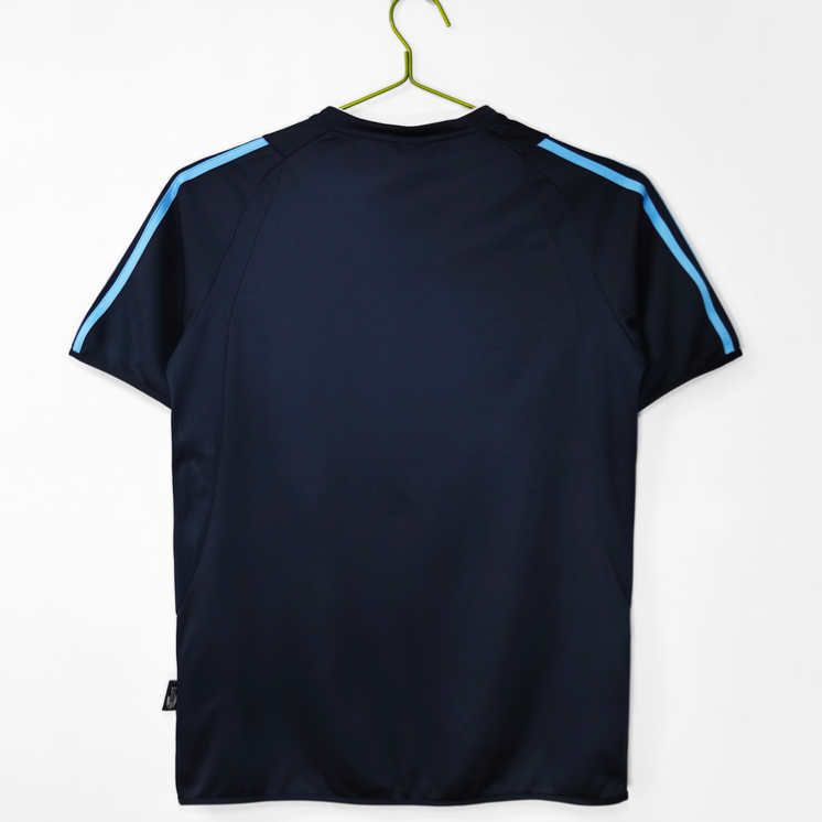 Real Madrid Retro Bortatröja 2003/04 – Klassisk Fotbollströja 2 Real Madrid Retro Bortatröja 2003/04 – Klassisk Fotbollströja - Bild 2