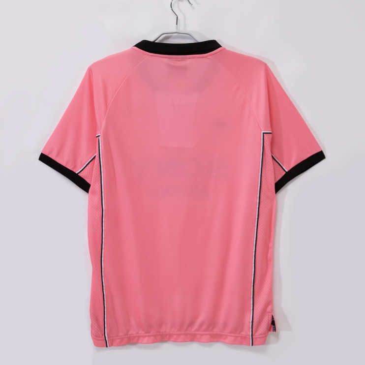 Juventus 1997/98 Retro Bortatröja – Rosa Klassisk Fotbollströja 2 Juventus 1997/98 Retro Bortatröja – Rosa Klassisk Fotbollströja