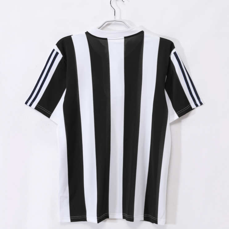 Newcastle United 1995/97 Retro Hemmatröja – Klassisk Fotbollströja 2 Newcastle United 1995/97 Retro Hemmatröja – Klassisk Fotbollströja