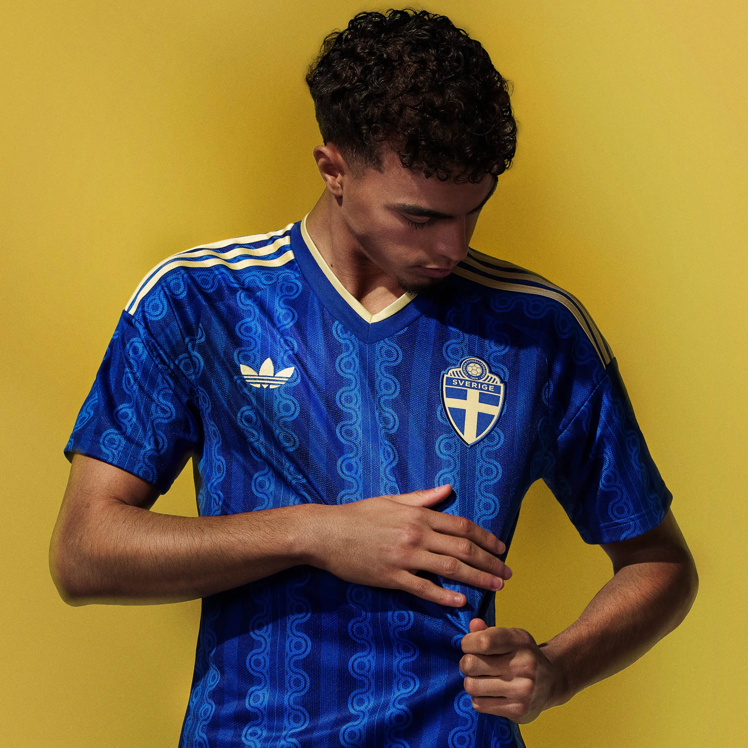 Sverige Bortatröja VM 2026 Herr – Fotbollströja Landslaget 3 Sverige Herr Bortatröja VM 2026 Kortärmad Fotbollströja